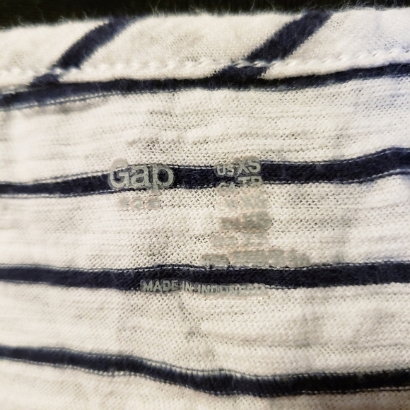 GAP Top - Picture 5 of 5
